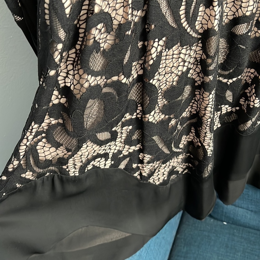 DVF Diane Von Furstenberg lace mini dress. Size 8 - Picture 2 of 6